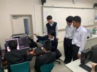 ３年生の課題研究を見学