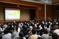 １学年懇談会の様子
