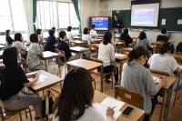 ２学年懇談会の様子