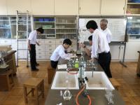 課題研究の様子（柘植教諭の班）