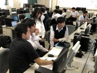 課題研究の様子（飯田教諭の班）