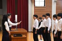 生徒会役員任命の様子