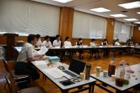 司会（校長）による句会の進行