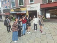 オランダ坂にて